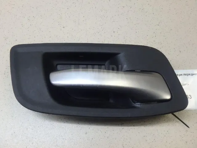 Ручка двери внутренняя правая для  Chrysler 300M 1998-2004