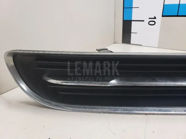 Заглушка бампера правая для  Ford Fusion 2002-2012