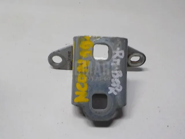 Петля двери передней правой верхняя для  DAF 85 1992-1998