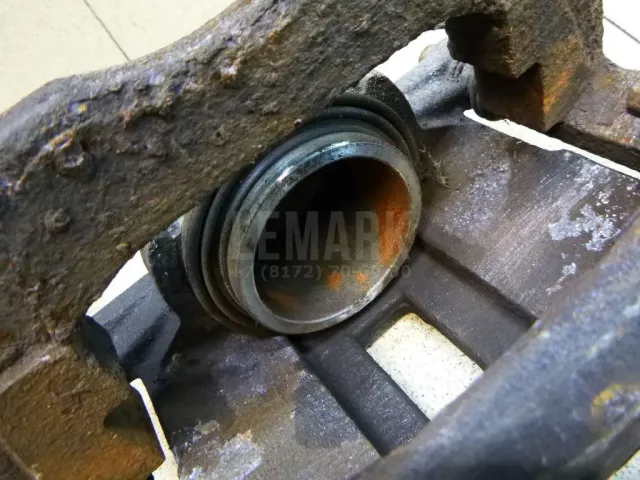 Суппорт тормозной передний левый для  BMW X3 E83 2004-2010