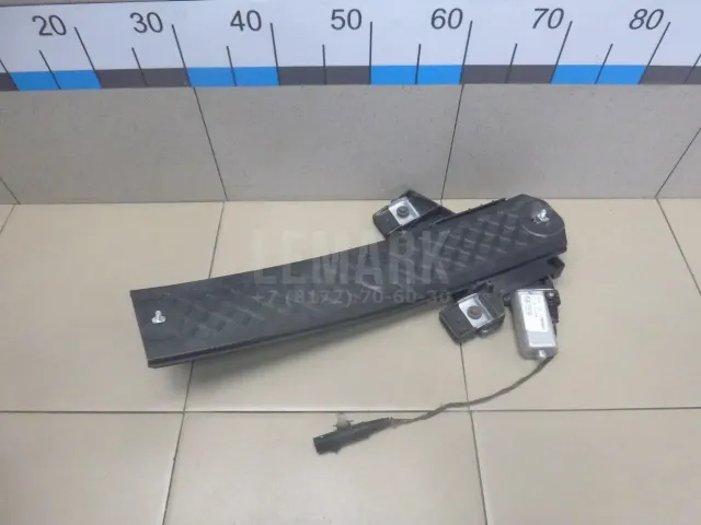 Стеклоподъемник электр. задний правый