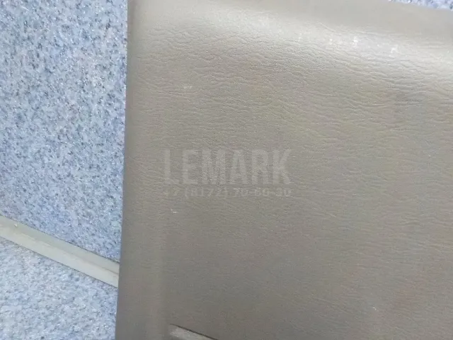 Обшивка двери багажника
