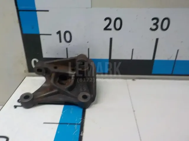 Кронштейн опоры КПП для  GM Pontiac Vibe 2002-2007