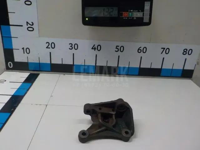 Кронштейн опоры КПП для  GM Pontiac Vibe 2002-2007
