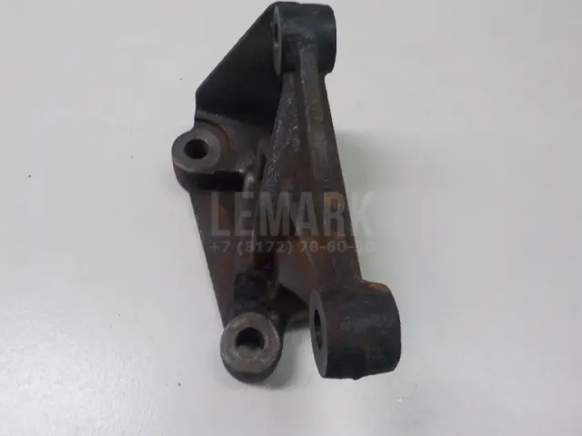 Кронштейн опоры КПП для  GM Pontiac Vibe 2002-2007