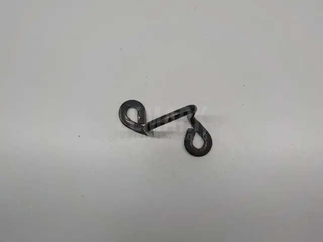 Ответная часть замка капота