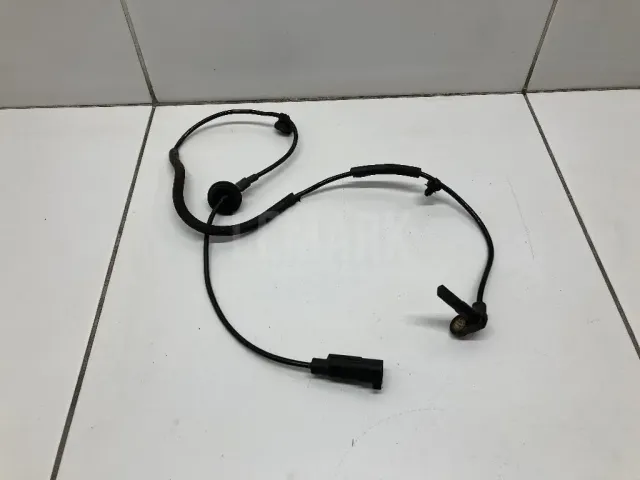Датчик ABS передний левый