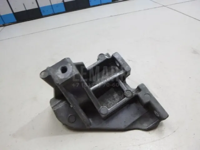 Кронштейн кондиционера для  BMW X3 E83 2004-2010