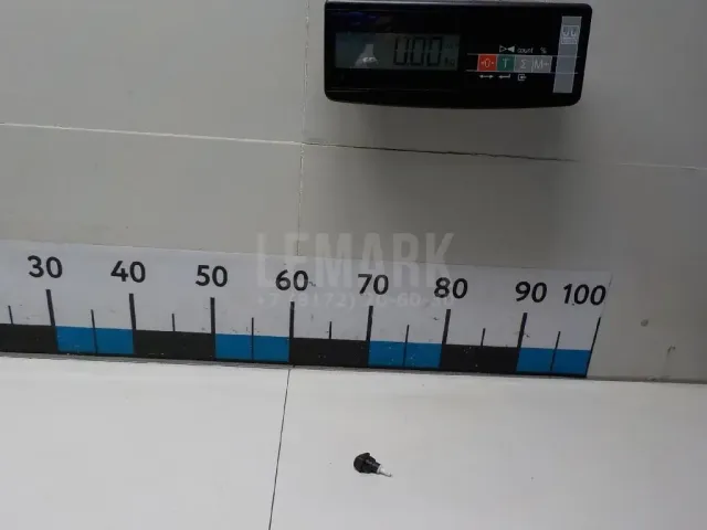 Уплотнитель капота