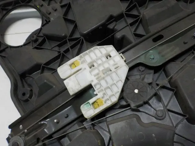 Стеклоподъемник электр. задний левый для  ERF EC10 1995-2004