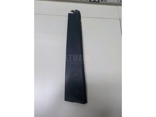 Накладка двери задней правой