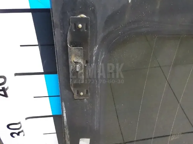 Стекло кузовное открывающееся (форточка) правое для  Chevrolet Suburban 2014-2020