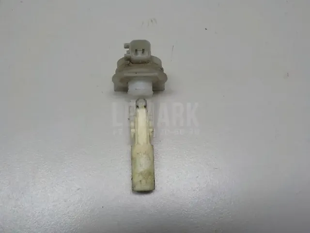 Датчик уровня в бачок омывателя