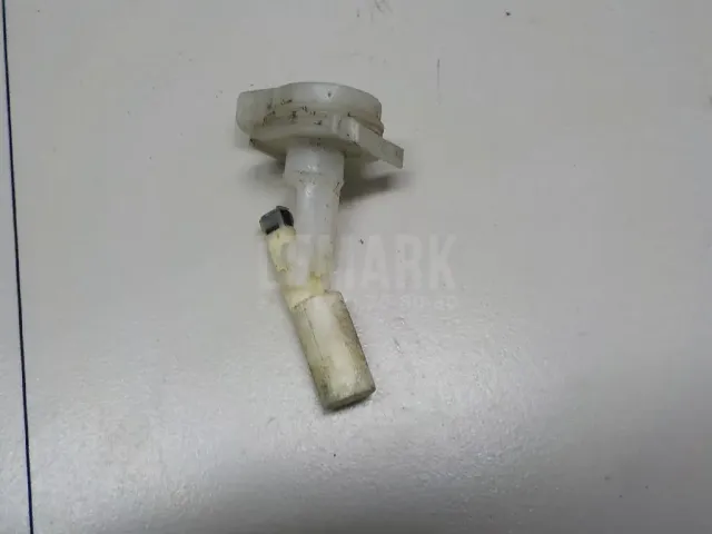 Датчик уровня в бачок омывателя