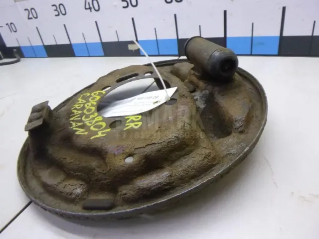 Щит опорный задний правый