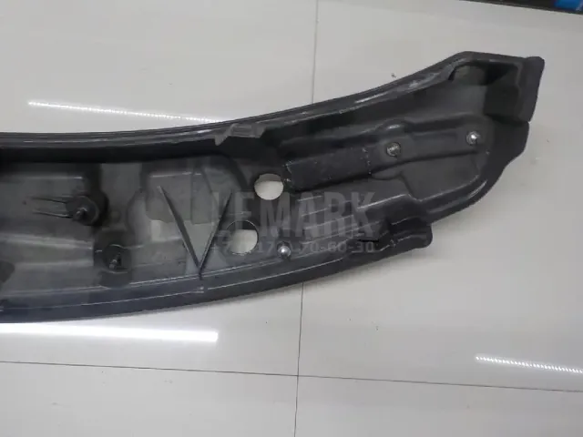 Решетка стеклооч. (планка под лобовое стекло) для  Audi Allroad quattro 2006-2012