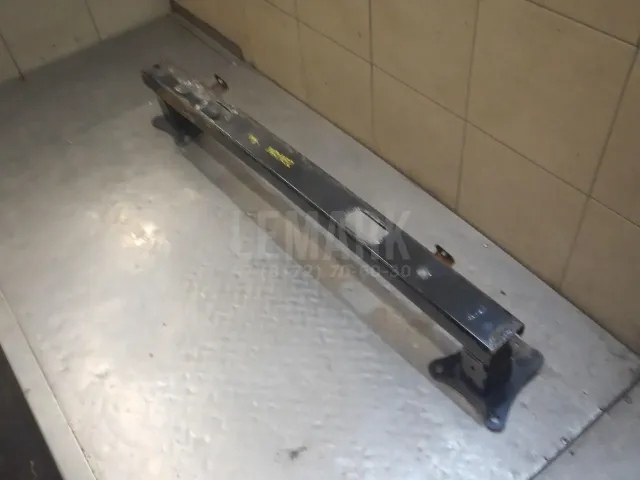 Усилитель заднего бампера