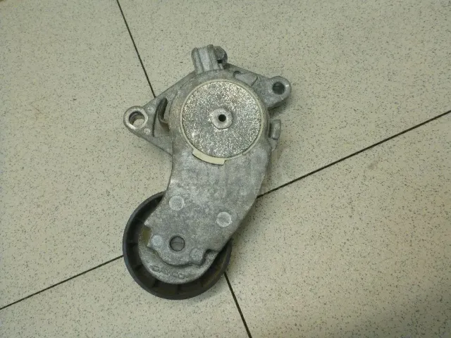 Ролик руч.ремня с кронштейном для  Honda Accord VII 2003-2008