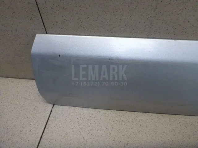 Молдинг задней левой двери