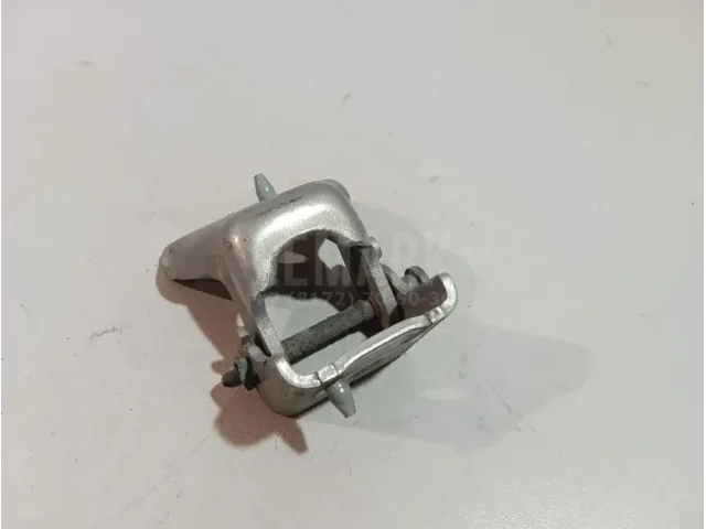 Петля двери передней правой нижняя для  Ford Maverick 2001-2007