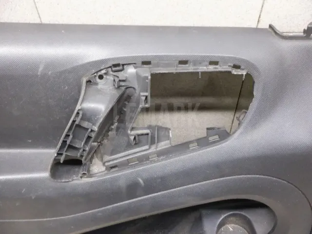 Обшивка двери передней левой для  Citroen Xsara Picasso 1999-2010