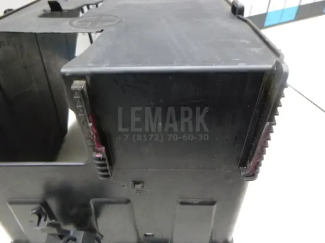 Крышка аккумулятора для  Ford Maverick 2001-2007