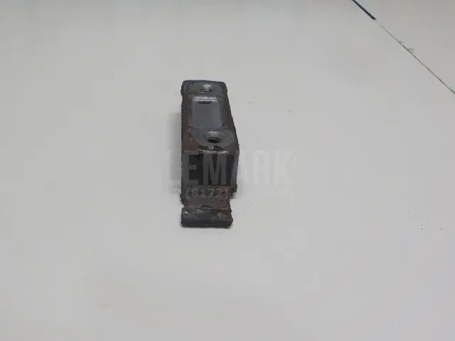 Кронштейн интеркулера