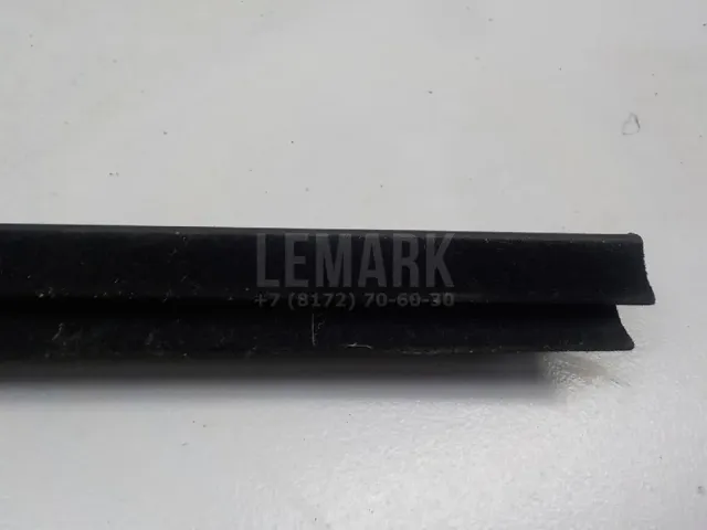 Накладка стекла переднего левого для  BMW 2-serie F22/F23/F87 2013-2020