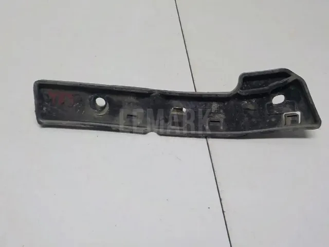 Кронштейн переднего бампера для  BMW 7-serie G11/G12 2015-2022