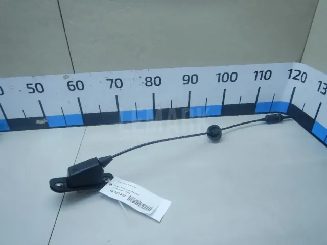 Трос лючка бензобака