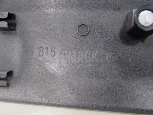 Молдинг задней правой двери для  BMW 5-serie E60/E61 2003-2009
