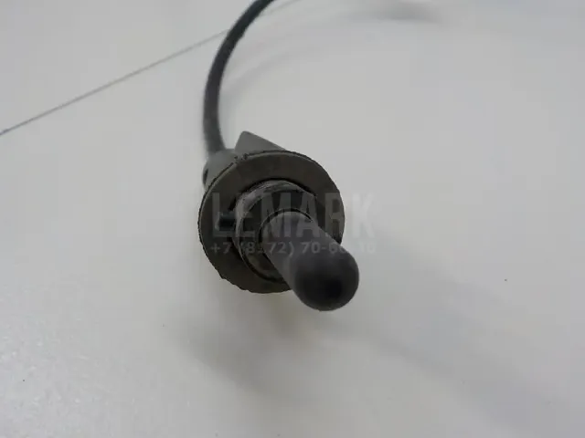 Трос лючка бензобака