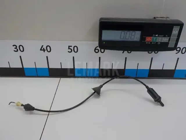 Трос лючка бензобака
