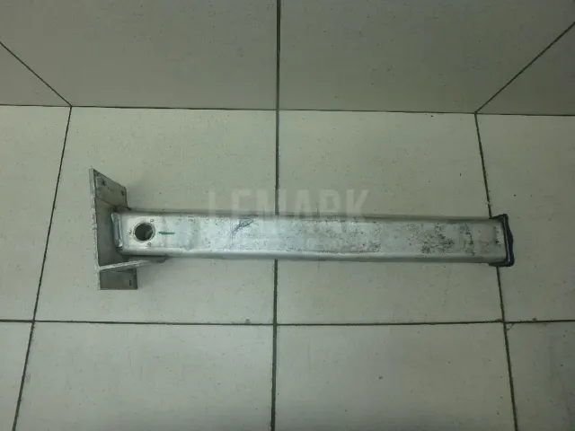 Кронштейн передней балки