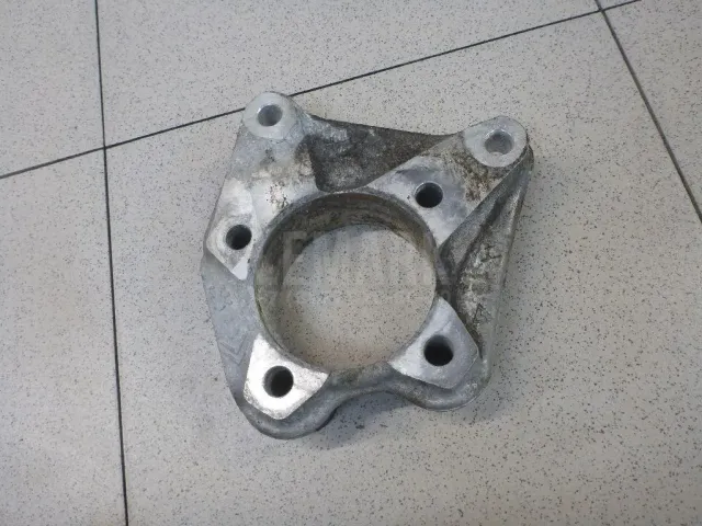 Кронштейн (п.з.к.) для  Audi Q3 (8U) 2012-2018