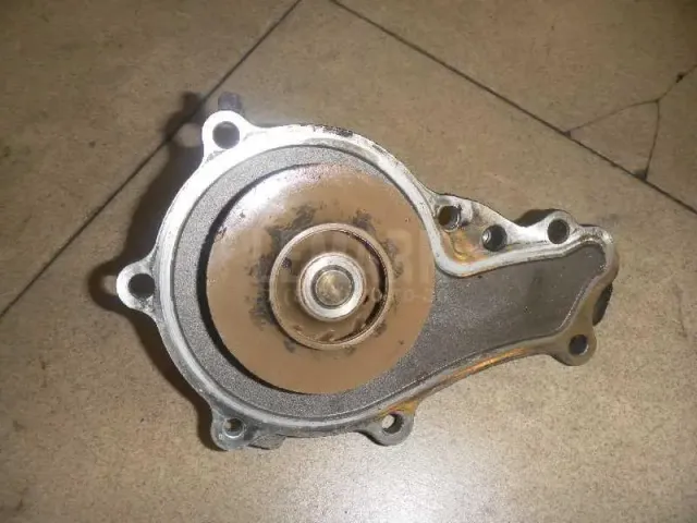 Насос водяной (помпа) для  BMW X5 E70 2007-2013