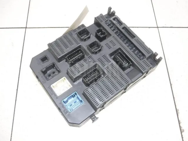 Блок предохранителей для  Citroen C5 2004-2008