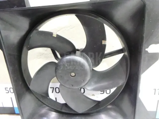 Вентилятор радиатора для  GM Pontiac Vibe 2002-2007