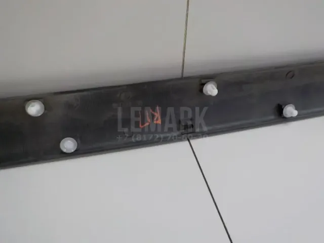 Молдинг передней правой двери для  Fiat Croma 2005-2010