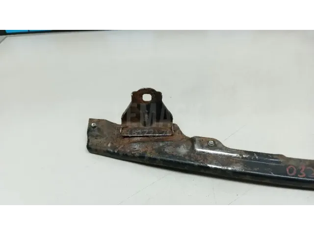 Кронштейн переднего бампера для  BMW X1 E84 2009-2015