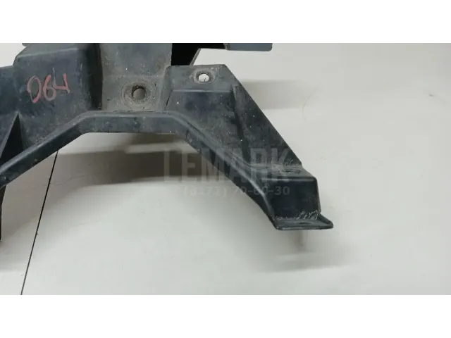 Кронштейн переднего бампера для  BMW X1 E84 2009-2015
