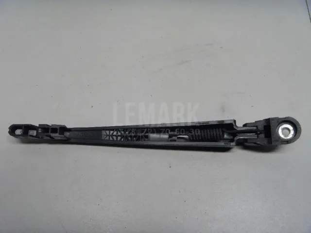 Поводок стеклоочистителя заднего для  FAW J5 2004