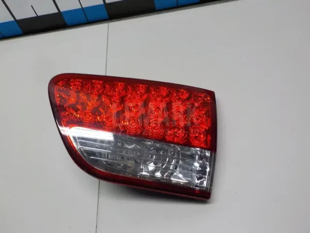 Фонарь задний внутренний правый для  Citroen C-Crosser 2008-2013