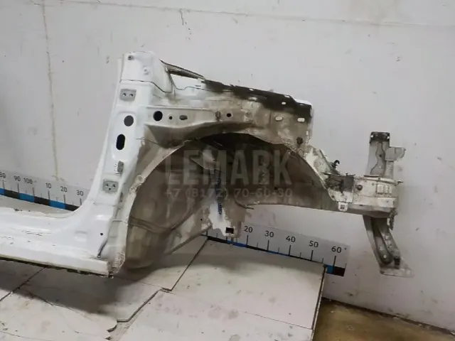 Крыло заднее правое для  Chrysler 300C 2011-2023