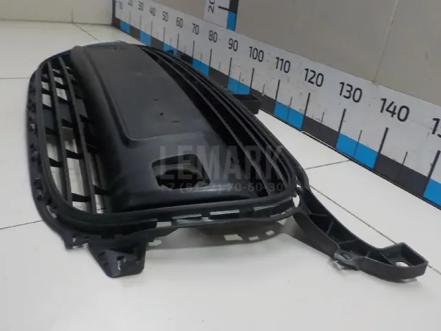 Решетка в бампер центральная для  Cadillac Escalade IV 2014-2020