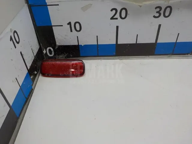 Отражатель в бампер задний правый для  Ford Focus III 2011-2019