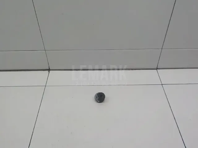 Отбойник капота