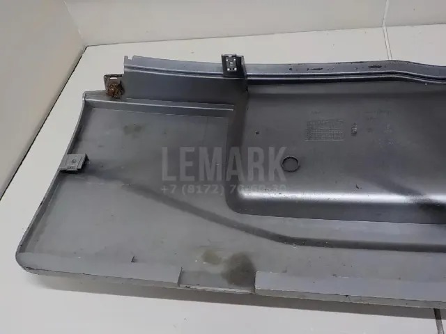Накладка двери багажника
