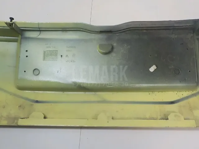 Накладка двери багажника