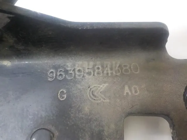 Петля капота левая для  BMW 2-serie F22/F23/F87 2013-2020